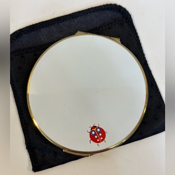 Vintage Stratton England Gold Tone Compact Enamel Ladybug Mirror - Picture 6 of 6